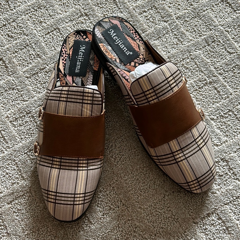 Meijiana men’s open heel loafers, size 10